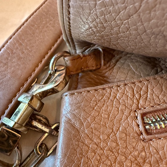 Tory Burch Camel Brown Pebbled Leather Chain Shoulder Bag with Large Logo - Picture 11 of 14